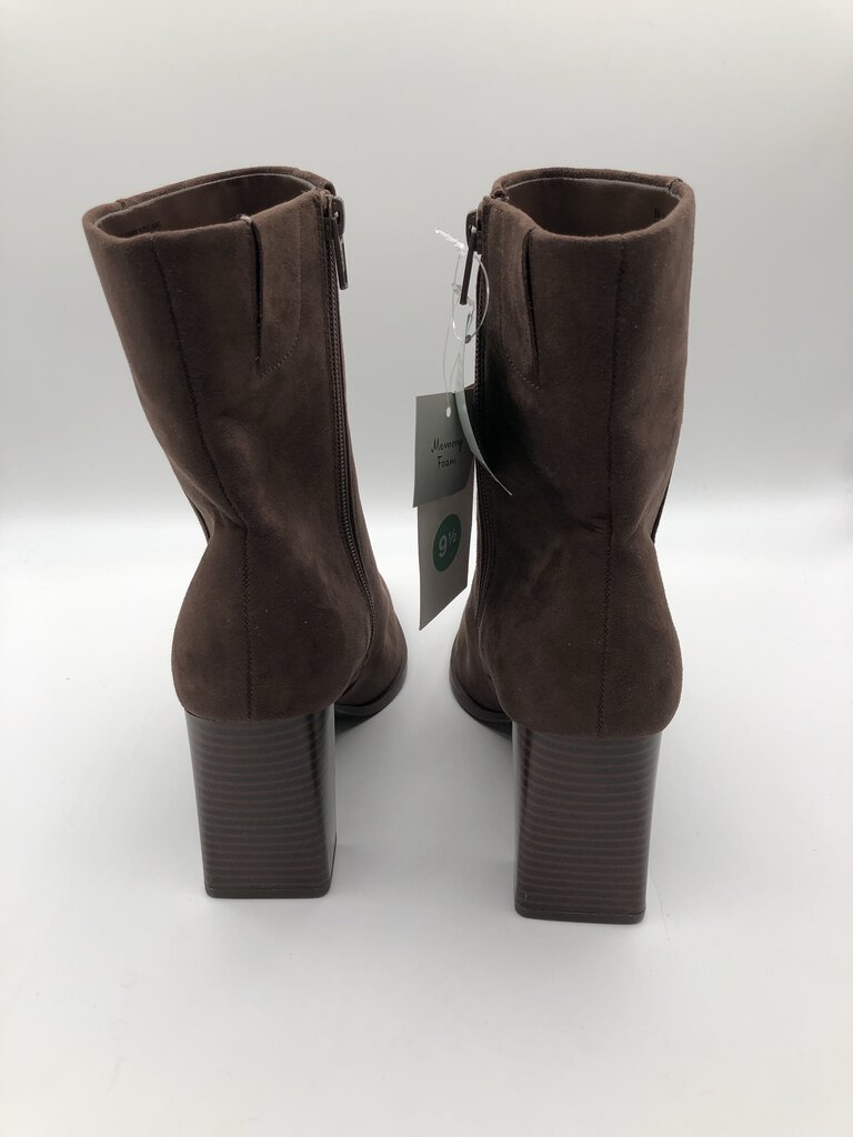 9.5 Memory foam heeled bootie