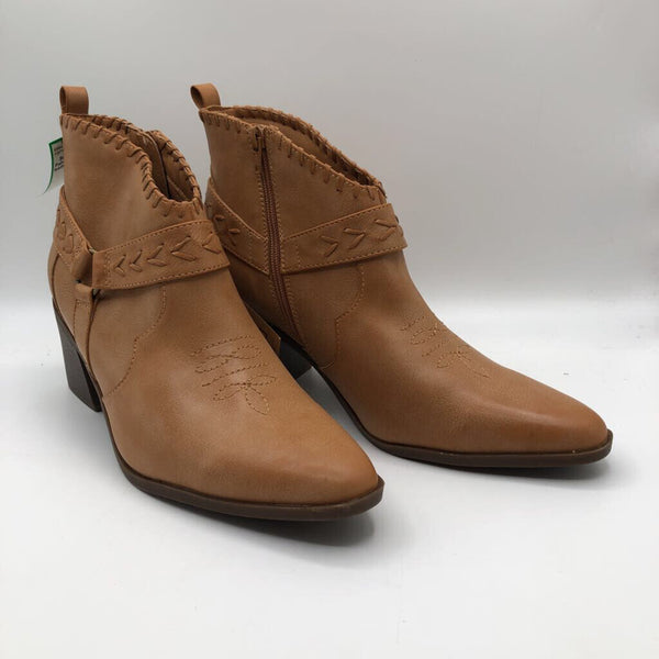 11 Palma stacked heel leather bootie