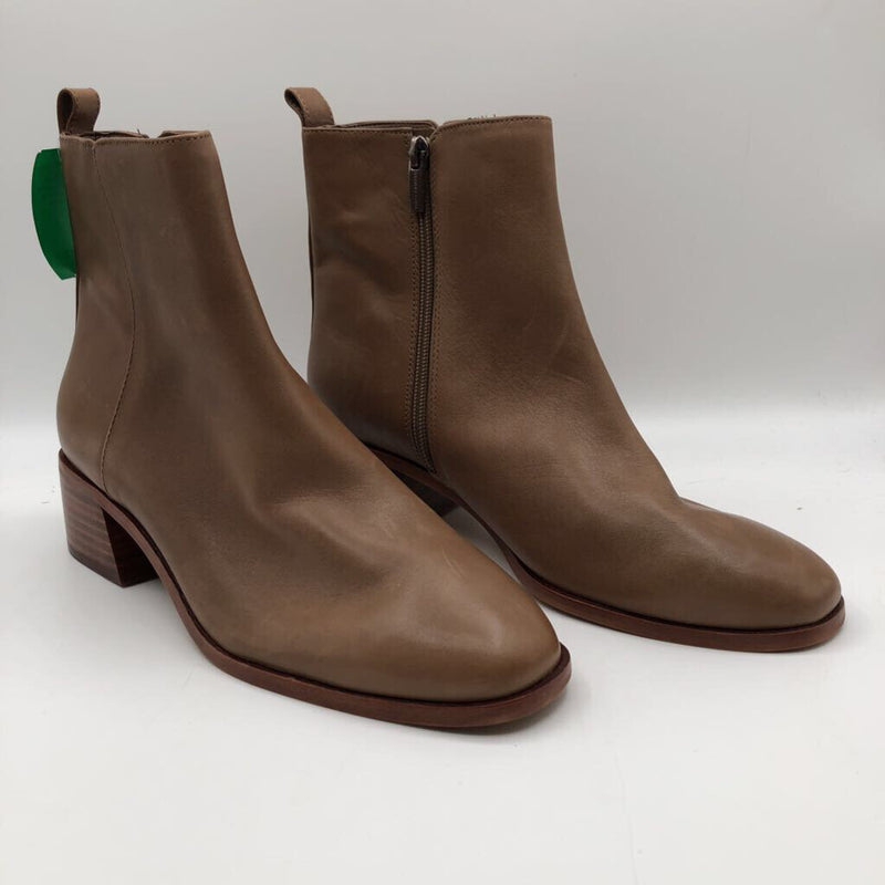 9.5 Leather low heel bootie