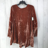 M velvet back out l/s top