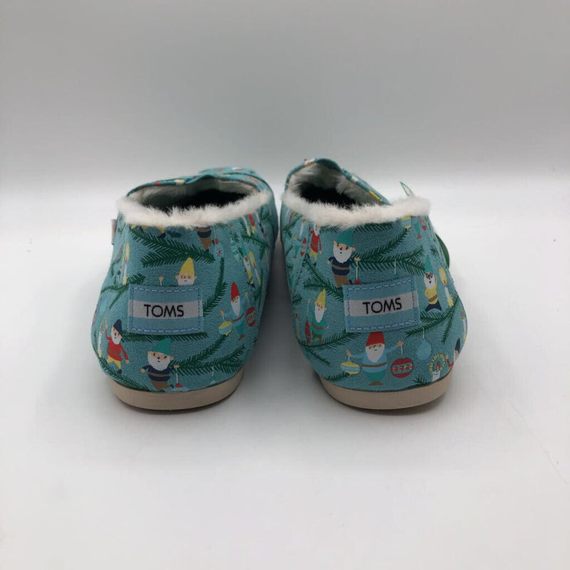 12 christmas gnomes slip ons