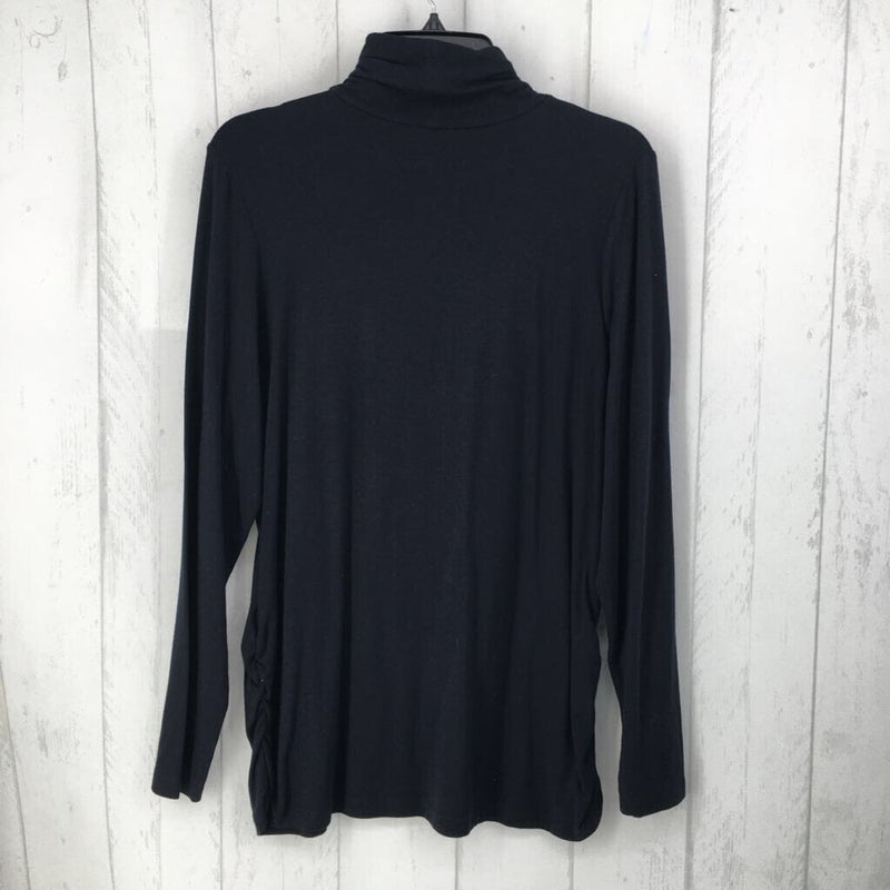 XL T-neck l/s top