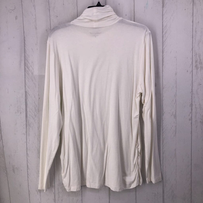 XL T-neck l/s top