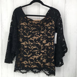 R138 M Lace flutter slv top