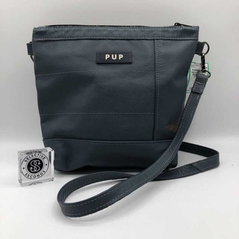 zip top crossbody w/ zip pocket