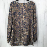 XXXL Animal print v-neck l/s top