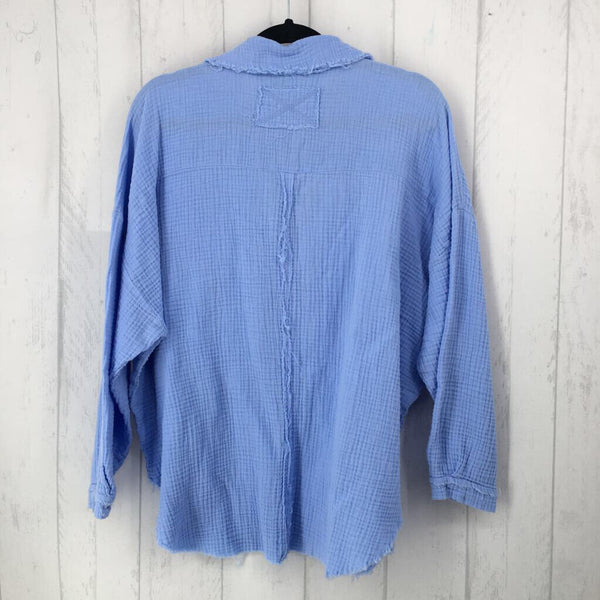 2X Gauzy button down l/s top