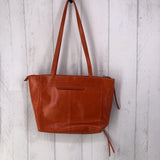 zip top tote w/ zip pocket