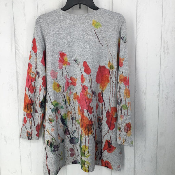 XL l/s flower print v-neck top