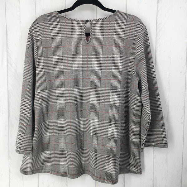 R68 XL Plaid 3/4 slv top