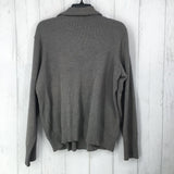 M Buttoned sweater