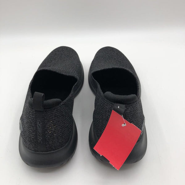 7.5 Slip on memory foam shoes