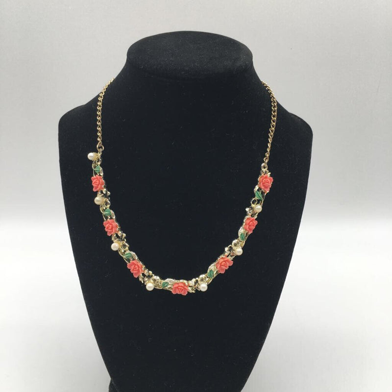 Pearl rose necklace