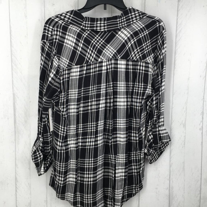 R50 M Plaid button down l/s top