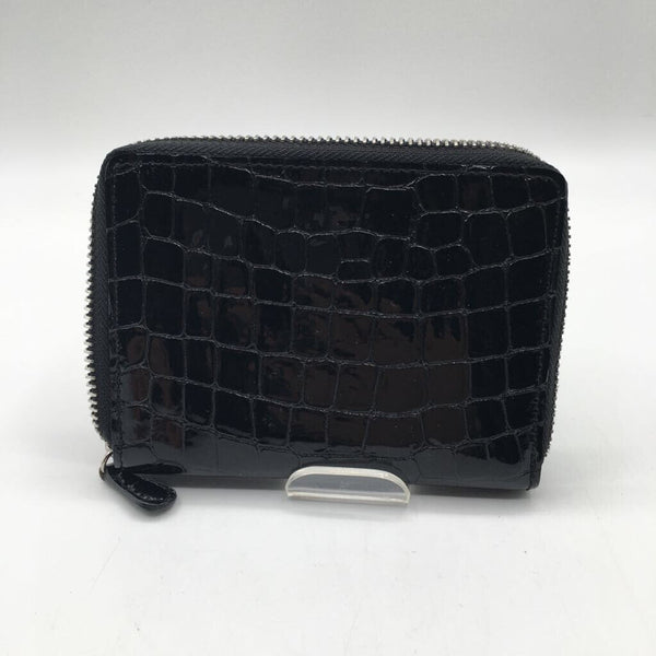 patent embossed zip around wallet