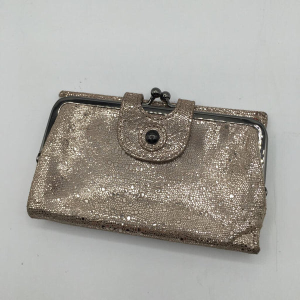 shimmer bi-fold kiss lock wallet