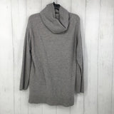 L Cowl neck sweater