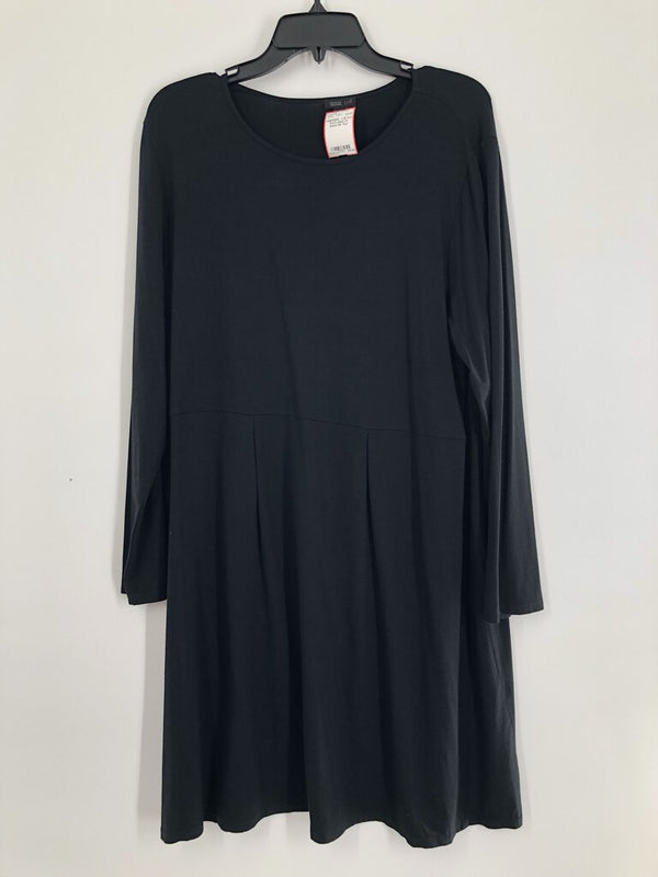 XLp Front pleat l/s dress