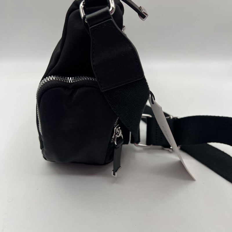 R138 triple zip crossbody