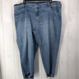 24 Mid-rise jeans