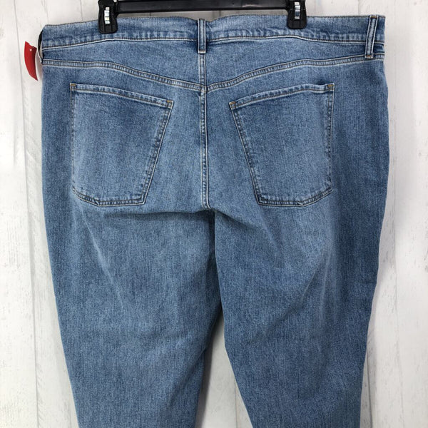 24 Mid-rise jeans