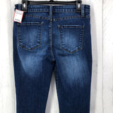 28 Hi-rise jeans