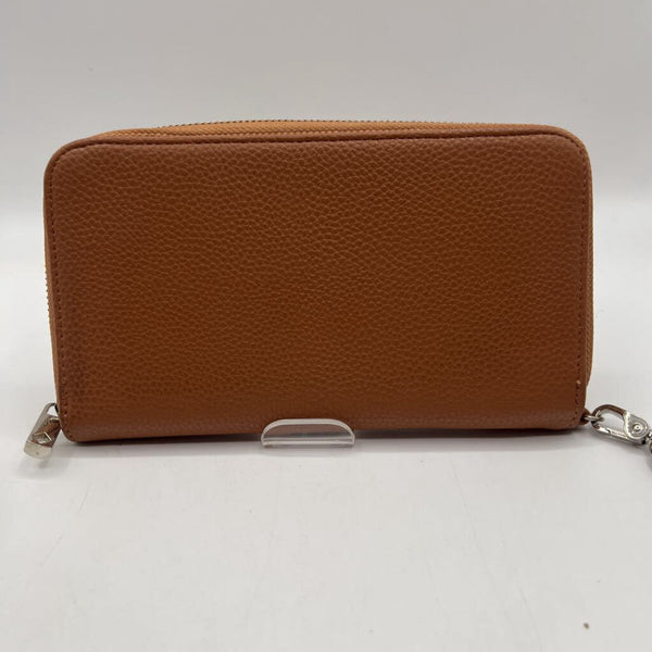 pebbeld zip aournd wallet/wristlet