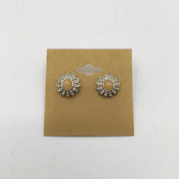 Daisy post earrings