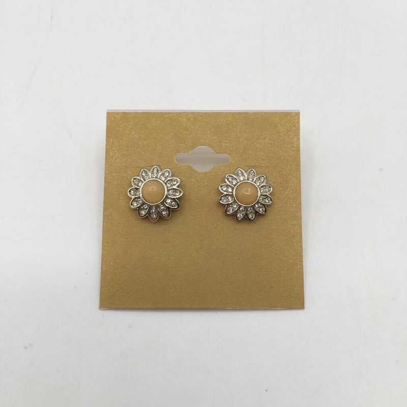 Daisy post earrings