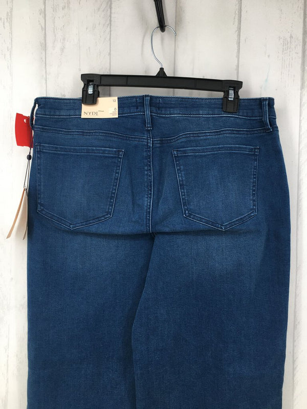 12 Wide leg jeans