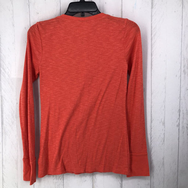 XS l/s half button top