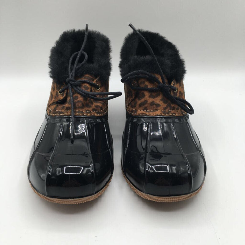 7.5 animal print duck boots