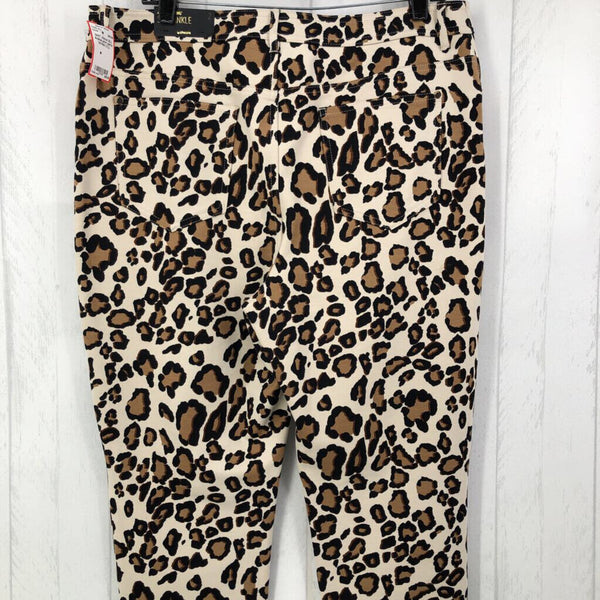 2(L) Animal print pants