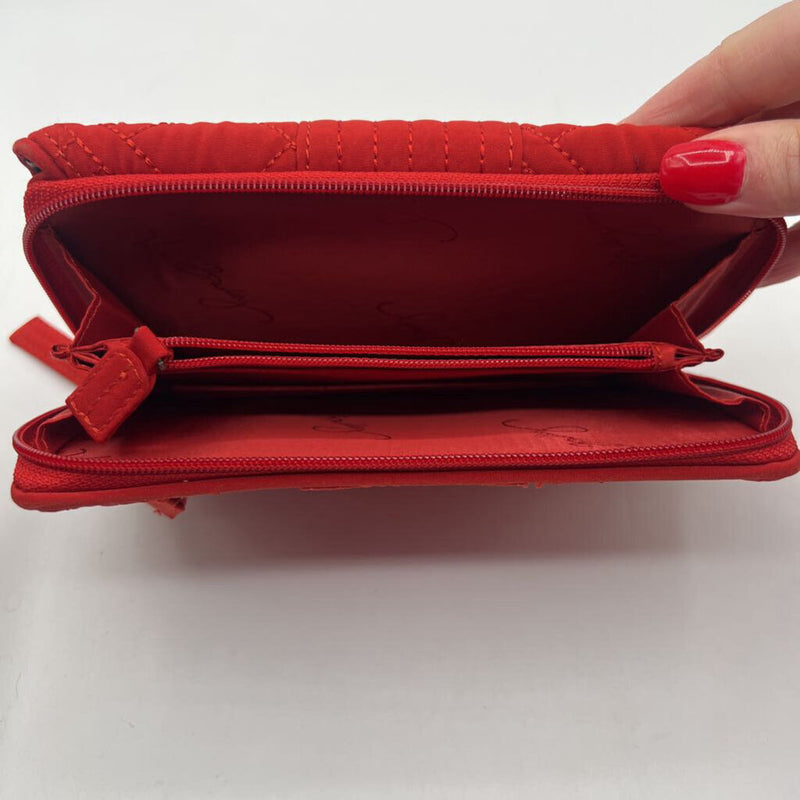 tri-fold zip around wallet