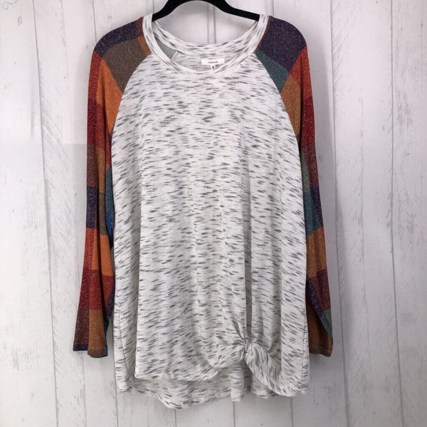 1X Mixed media l/s top