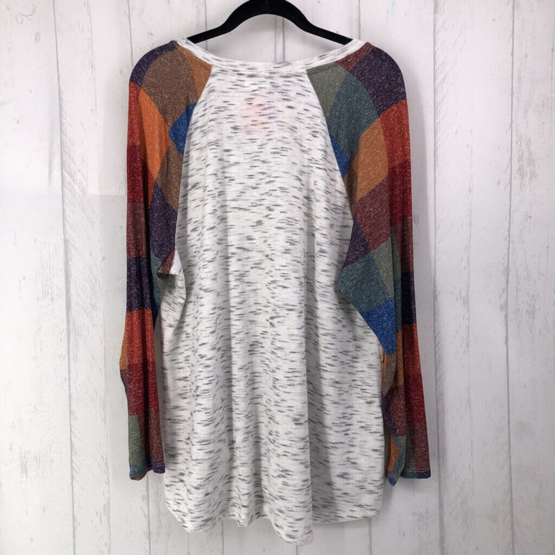 1X Mixed media l/s top