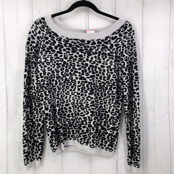 L Animal print sweater