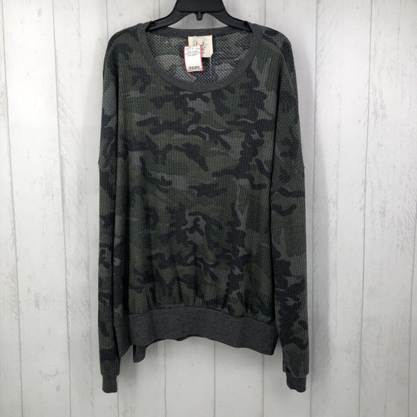 L l/s camo top