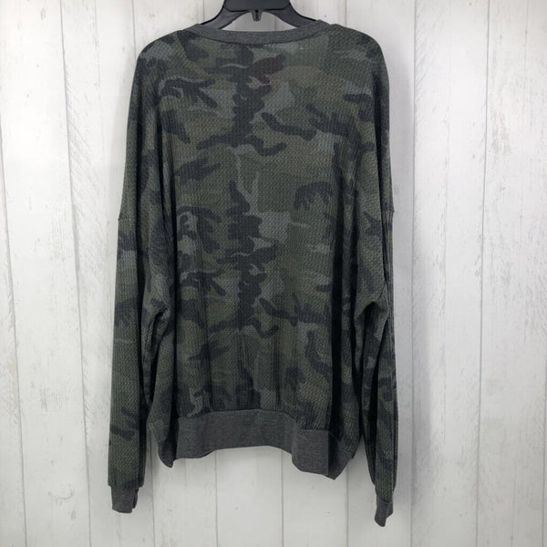 L l/s camo top