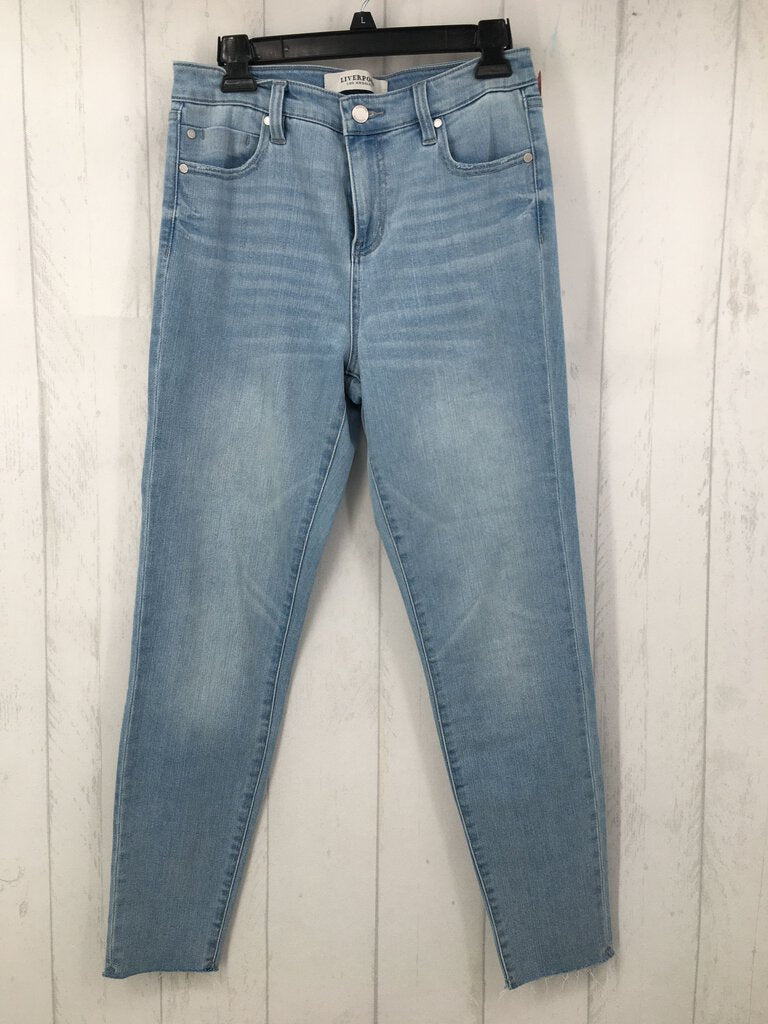 4/27 Straight leg raw hem jeans