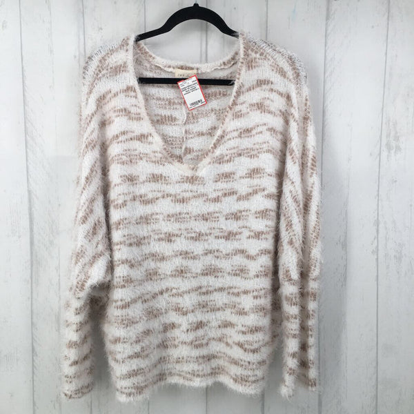 L V-neck eyelash sweater