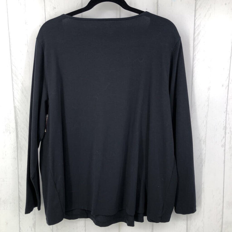 1X Pleated front l/s top