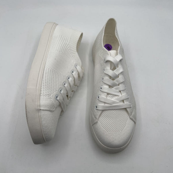 8 Knit lace up sneaker