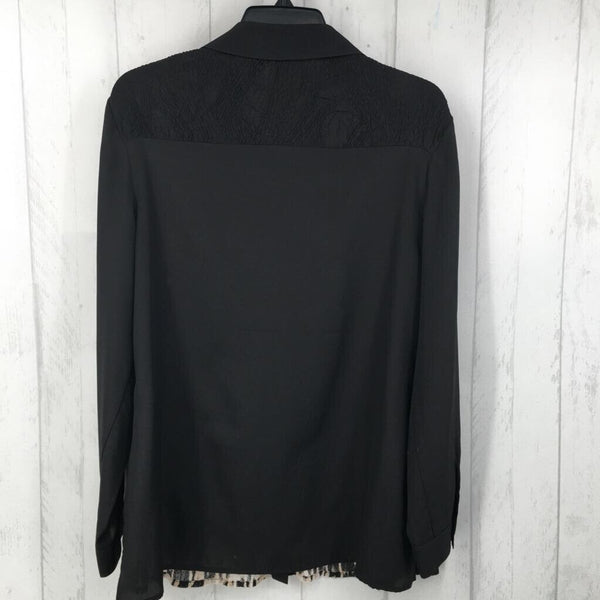 1(M) Mixed media button down l/s top