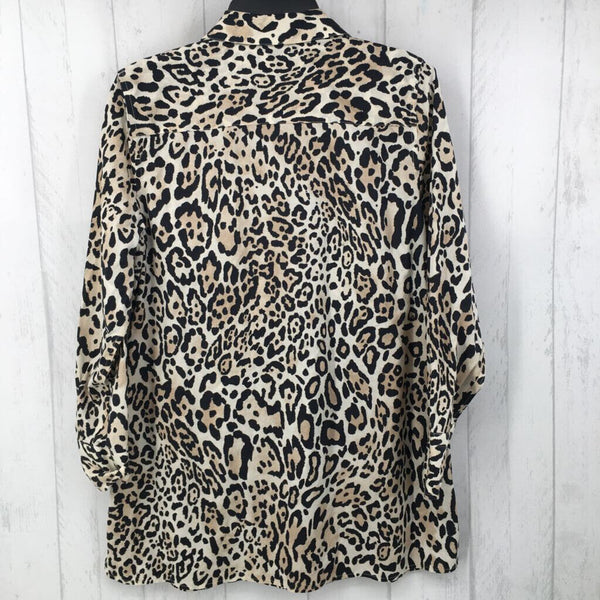 1(M) Animal print button down l/s top