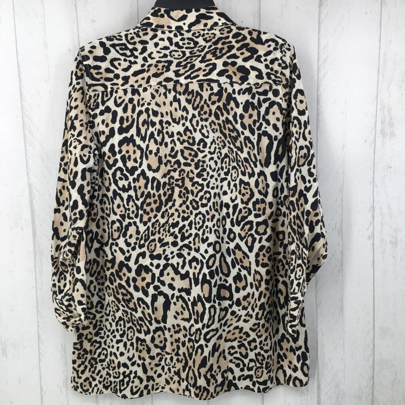 1(M) Animal print button down l/s top