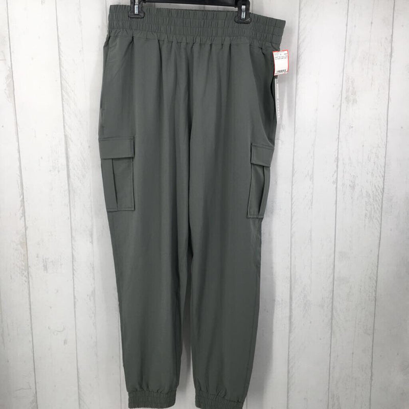 L Pull on nylon pant