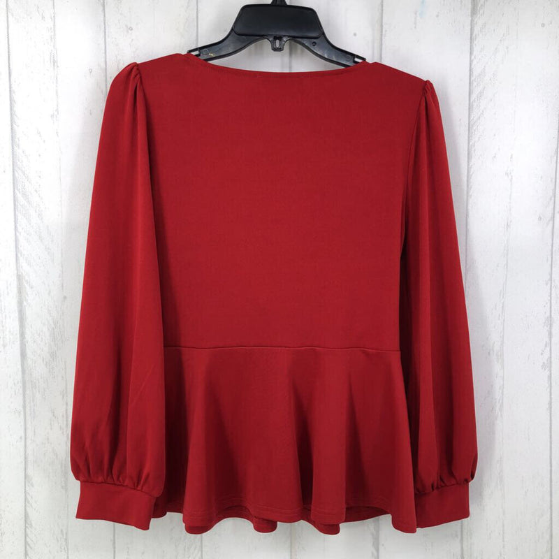 M Crossover peplum l/s top