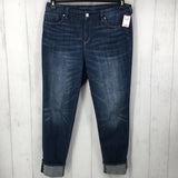 2(12) Slimming cuffed jeans