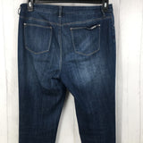 2(12) Slimming cuffed jeans